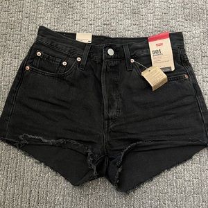 Brand New - Women’s Levi’s 501 Shorts in Black - Size 27